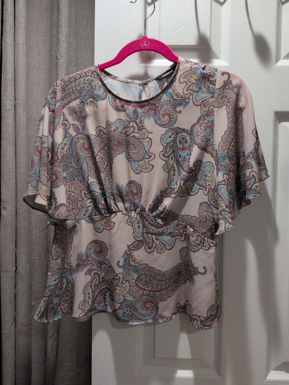 Express Cream Paisley Flutter-Sleeve Blouse with Blue & Brown Accents
